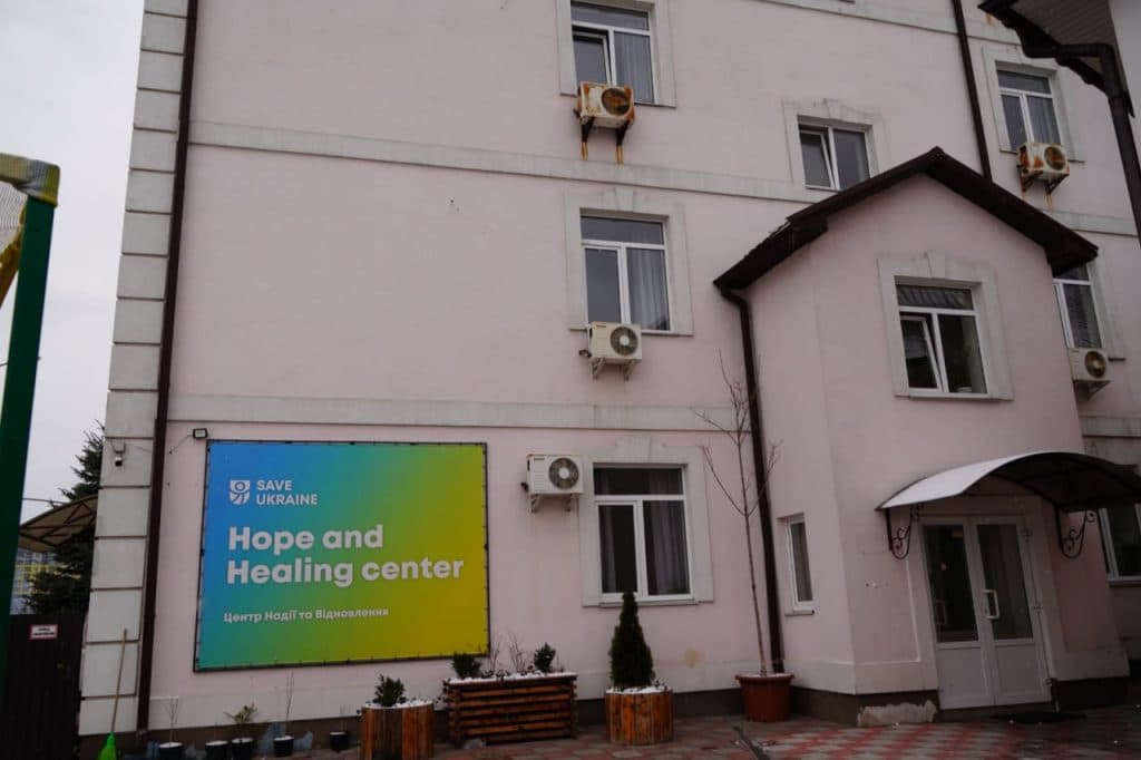 Евакуйовані родини з дітьми знаходять прихисток у Центрах Надії та Відновлення організації Save Ukraine