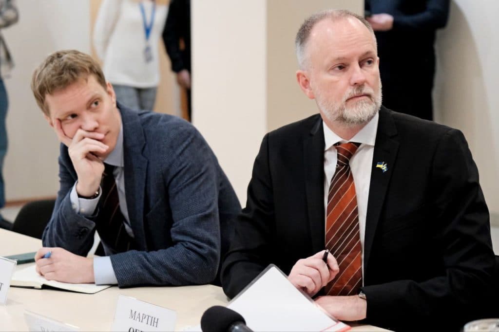 Філашкін зустрівся з послом Швеції в Україні Обергом