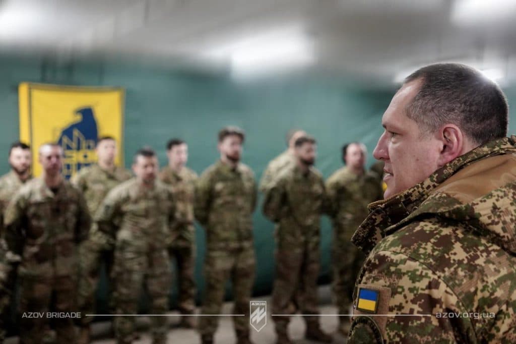 Командувач Нацгвардії нагородив азовців, які беруть участь у бойових діях на Торецькому напрямку