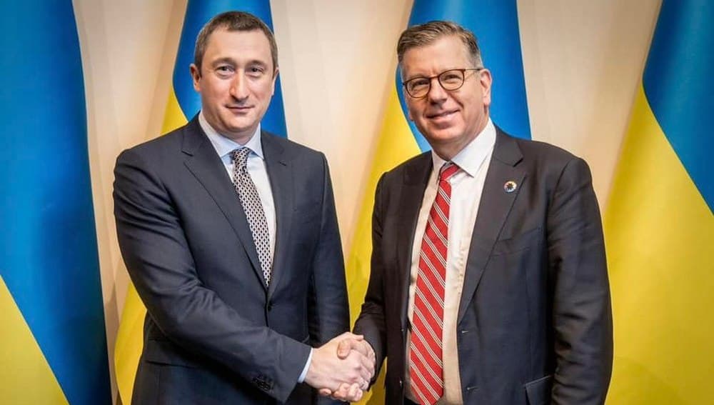 Министр национального единства Украины встретился с директором Международной организации по миграции