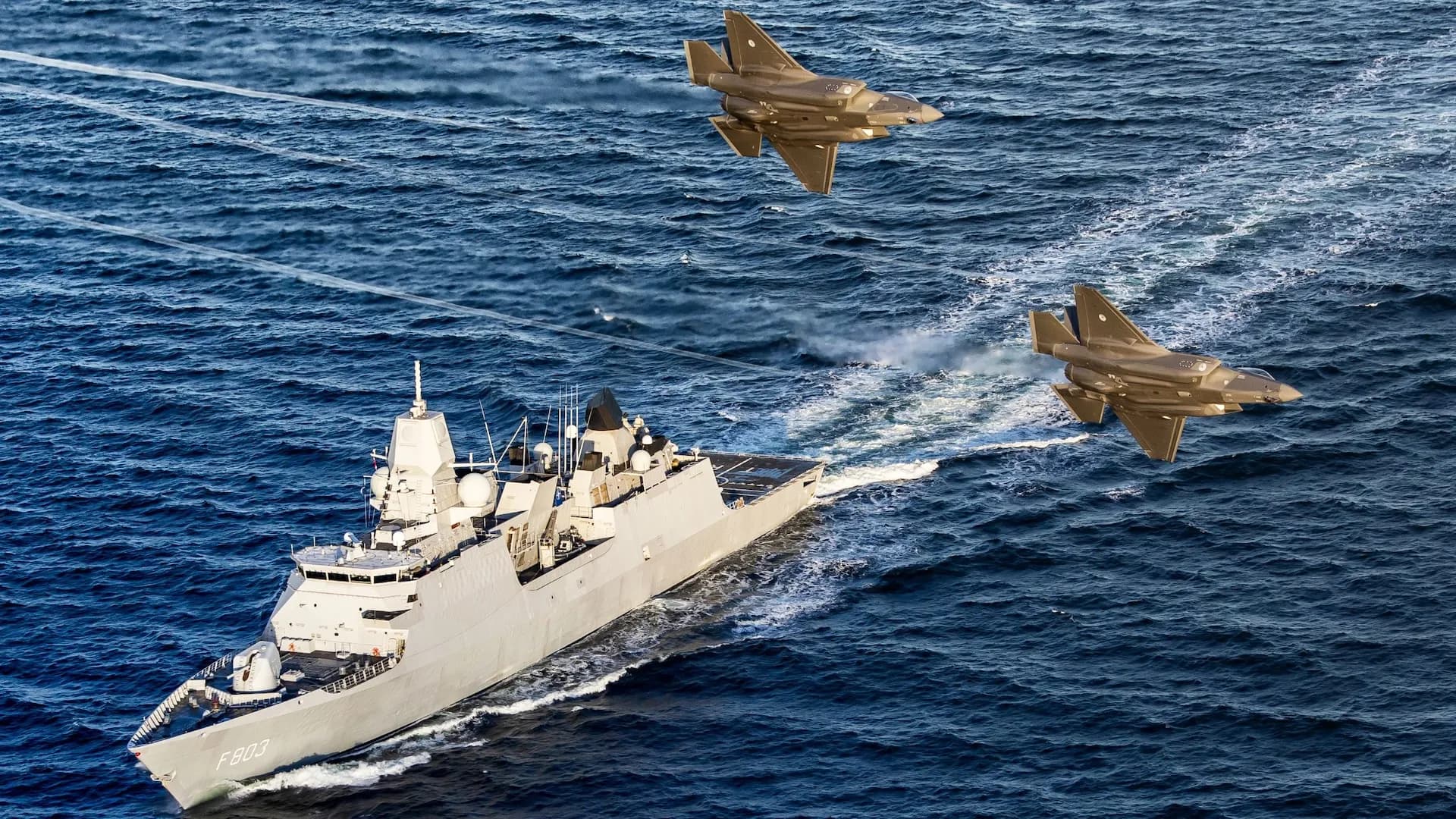 Нідерландські винищувачі F-35A над Балтійським морем