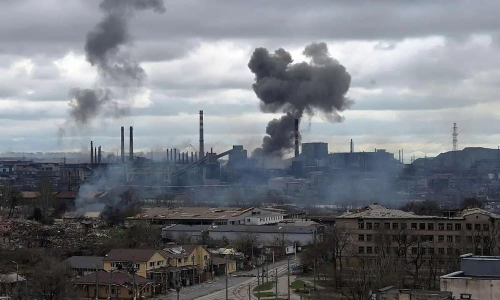 Окупанти відмовилися від ідеї відновлення "Азовсталі", але вирішили зробити інший проєкт: що відомо