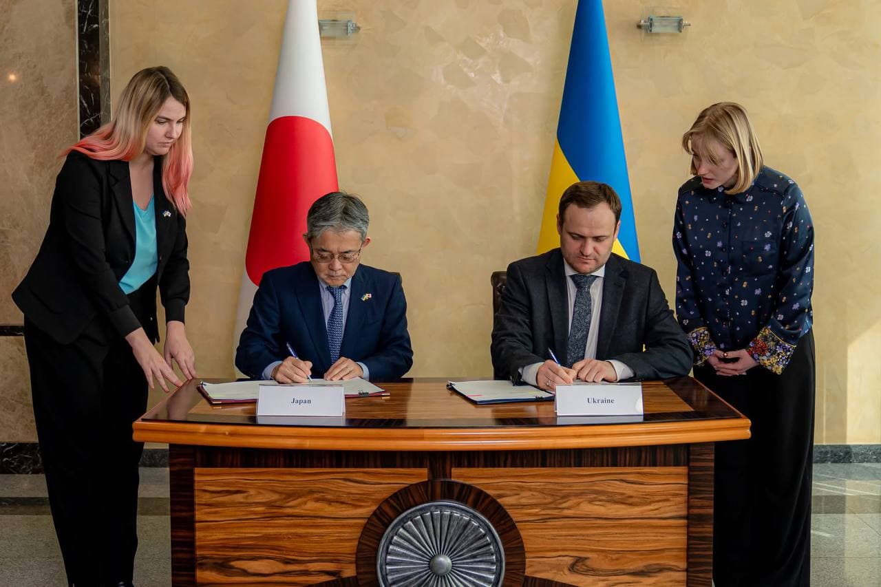 Олексій Кулеба та посол Японії в Україні Масаші Накагоме обмінялися нотами, що забезпечують надання Уряду України гранту для реалізації четвертої фази Програми екстреного відновлення