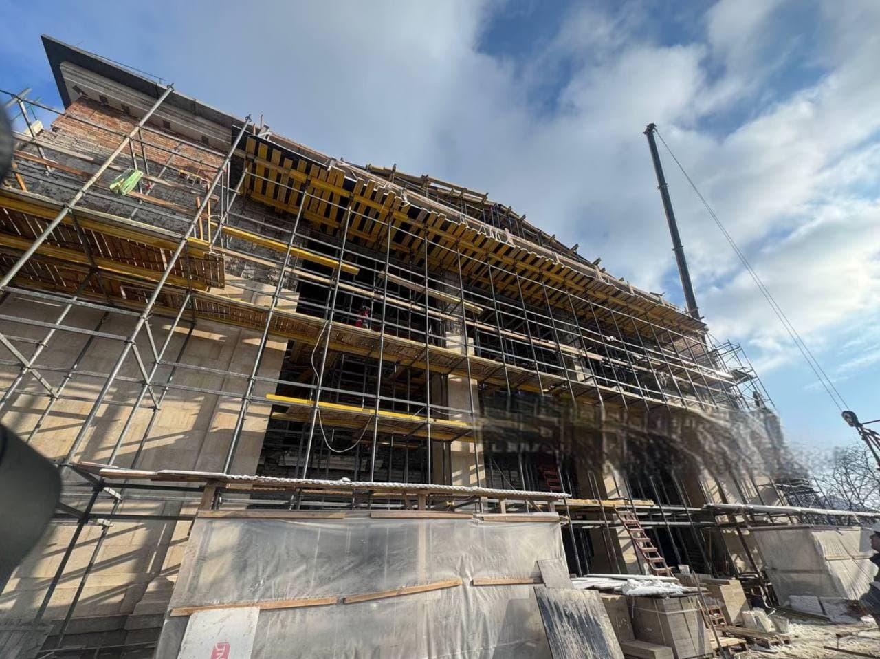 Росіяни планують до кінця року збудувати драмтеатр у Маріуполі