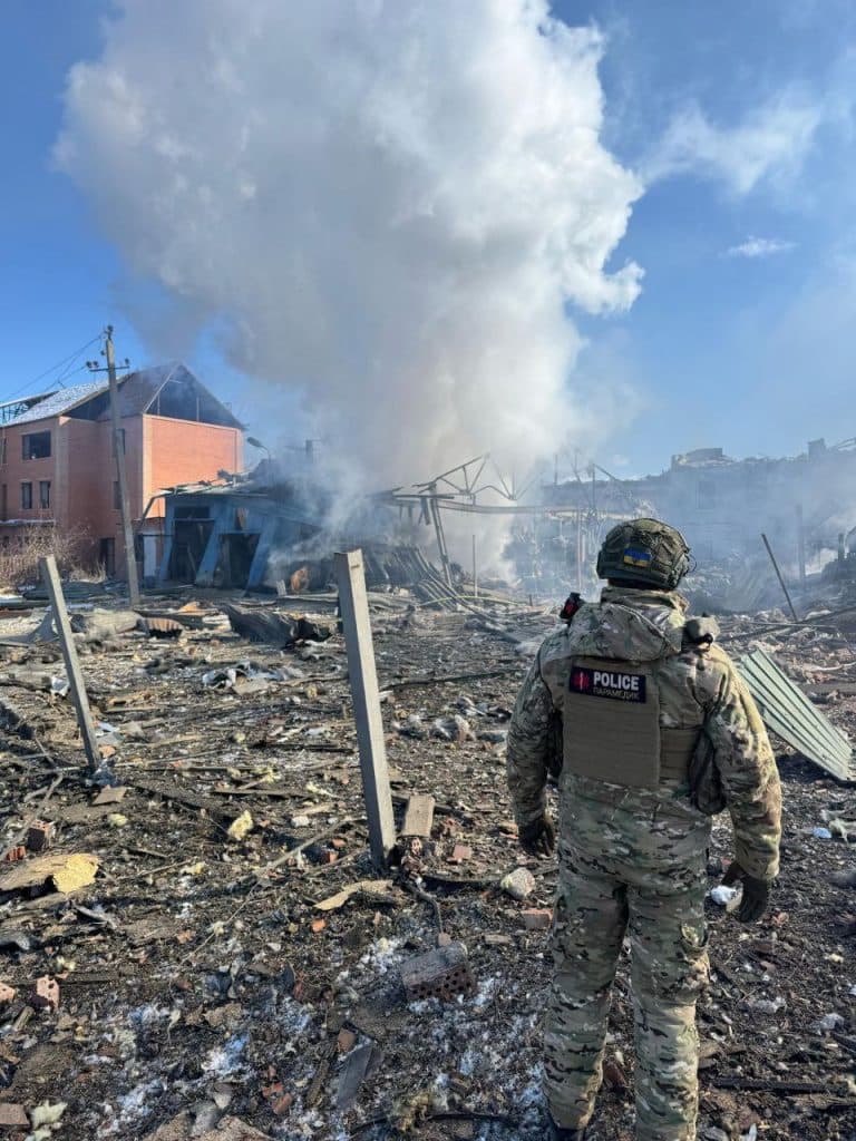 Росіяни скинули на Костянтинівку 3 авіабомби, є загиблий і поранені