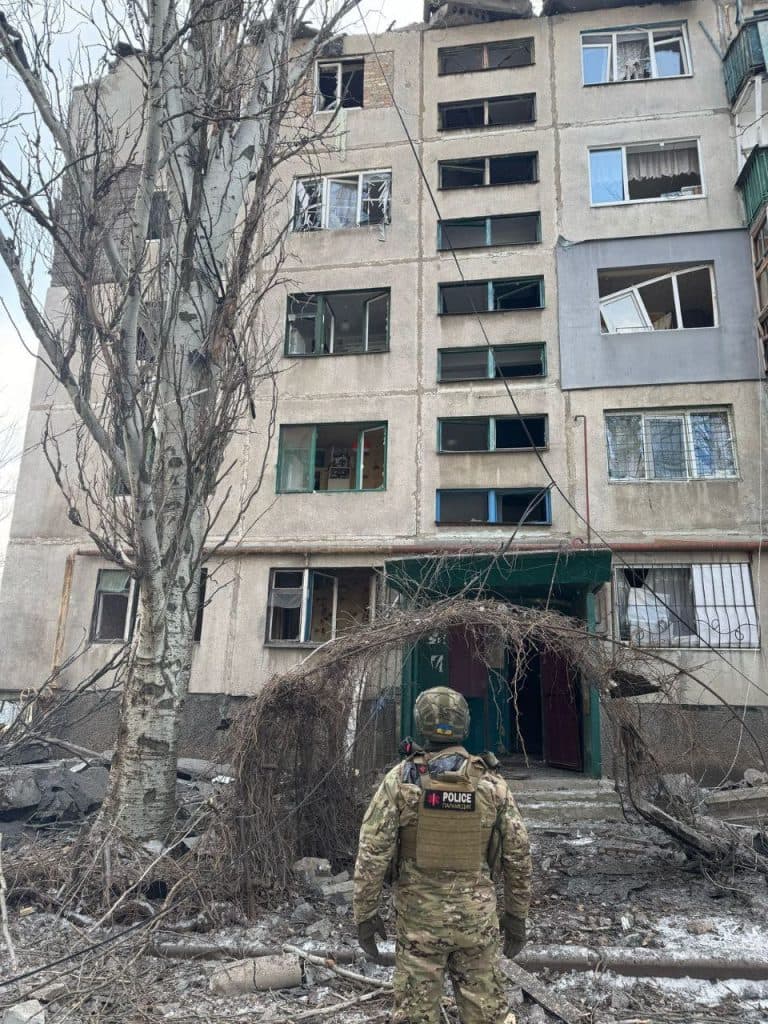 Щонайменше 2 людини загинули і 4 поранені внаслідок сьогоднішніх ударів по Костянтинівці.