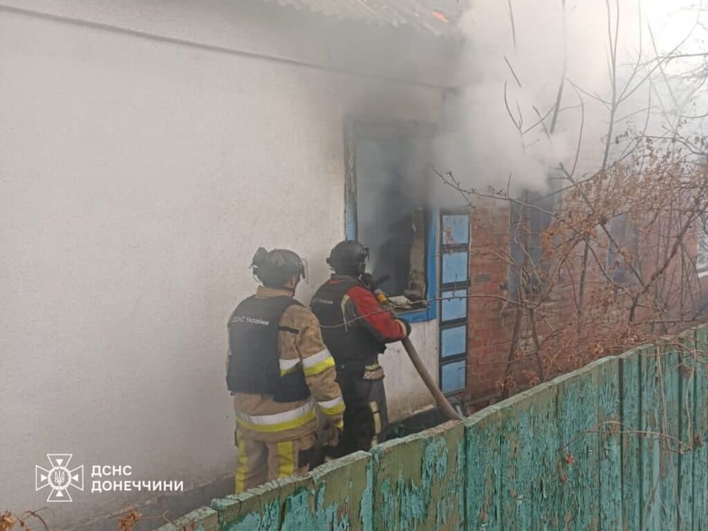 У Дружківці рятувальники ліквідували наслідки обстрілу