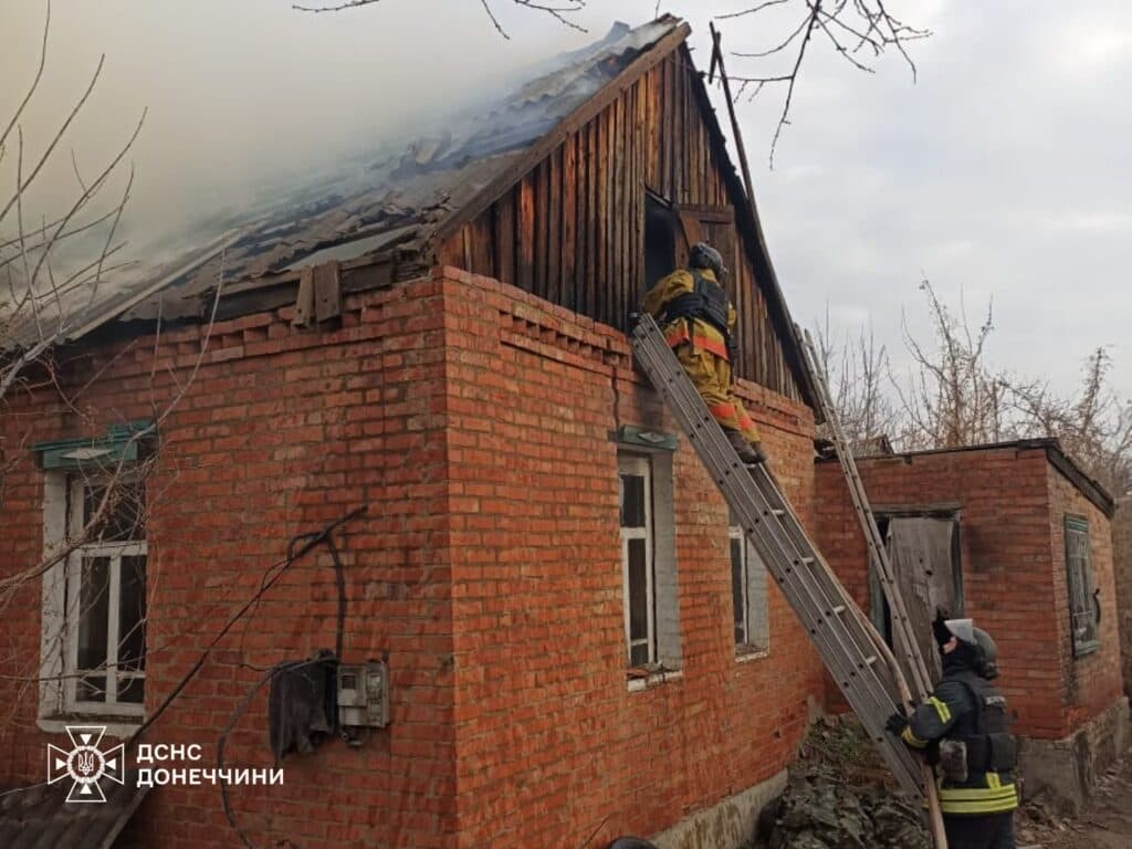 У Дружківці рятувальники ліквідували наслідки обстрілу