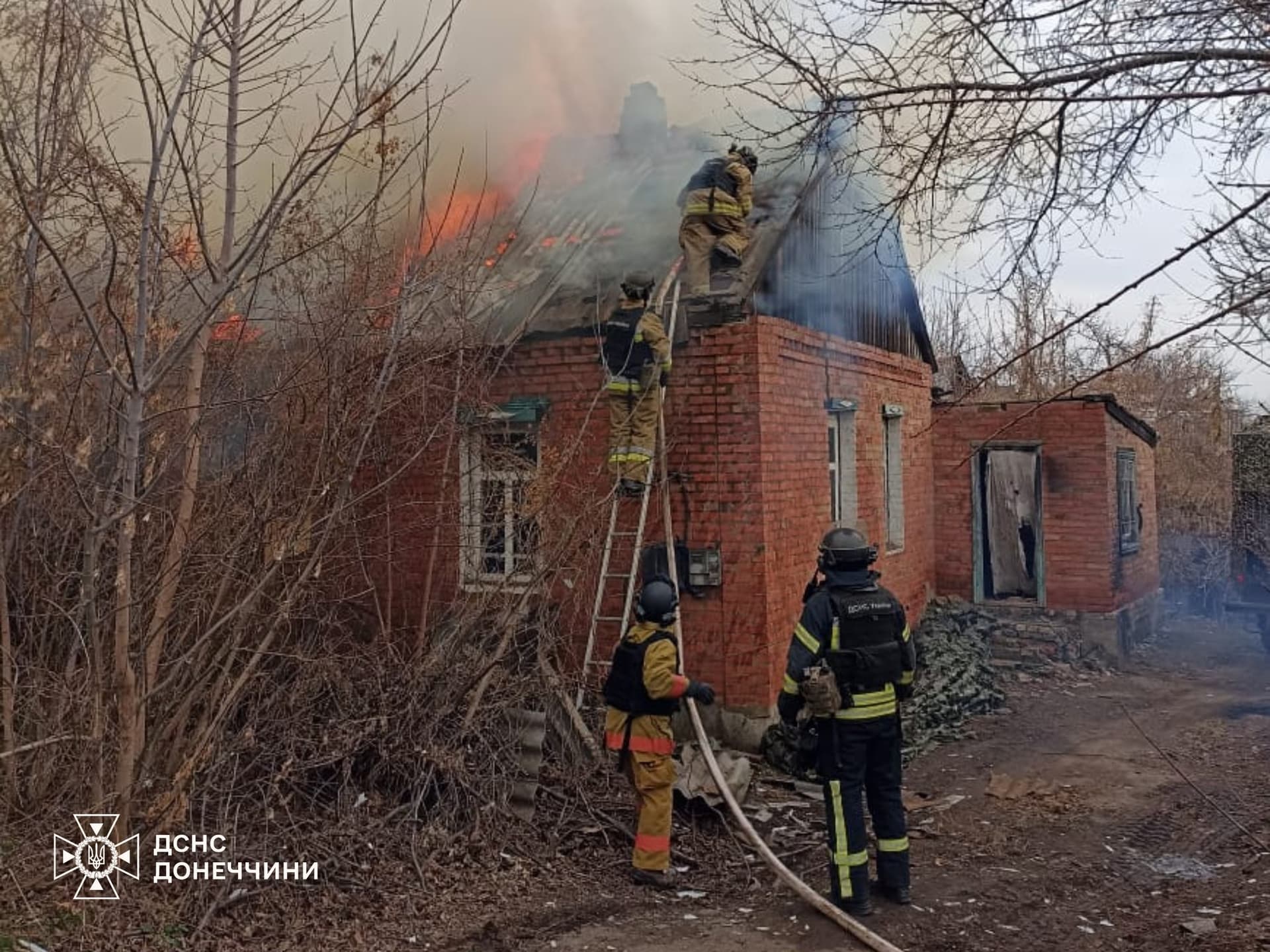У Дружківці рятувальники ліквідували наслідки обстрілу
