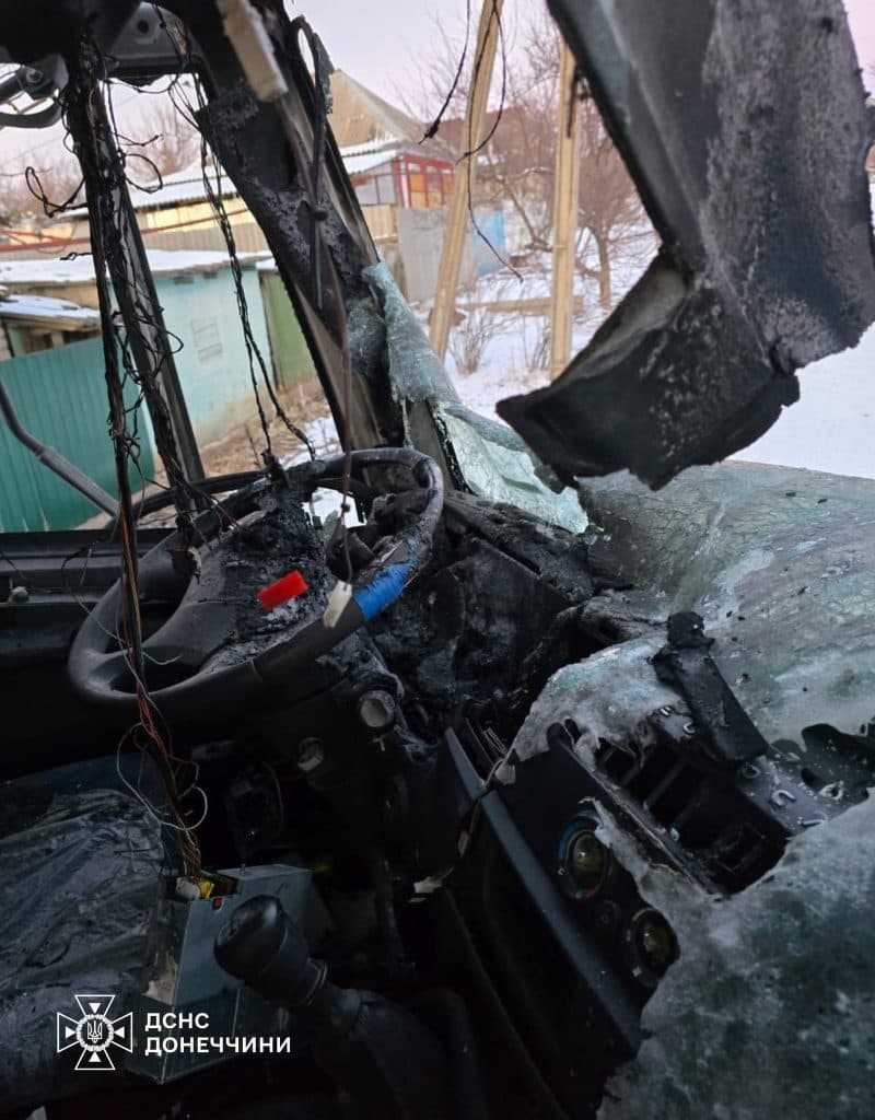 У Костянтинівці російські війська вдарили з FPV-дрона по рятувальниках, які везли воду людям