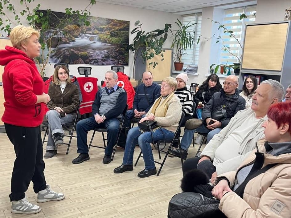 У Києві для жителів Бахмутської громади працівники Товариства Червоного Хреста України провели тренінг з надання першої домедичної допомоги