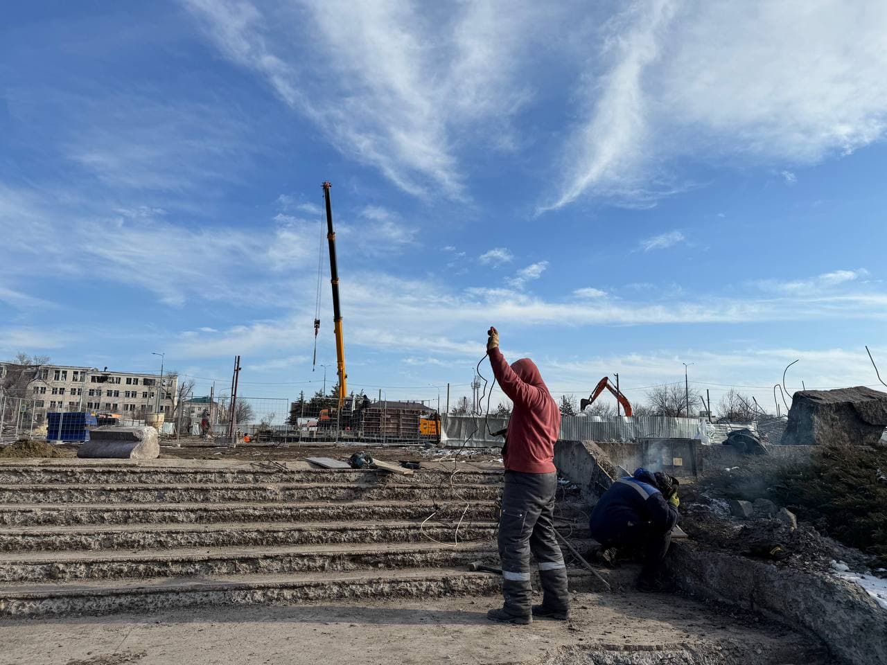 У Маріуполі тривають роботи зі створення монумента з російськими загарбниками