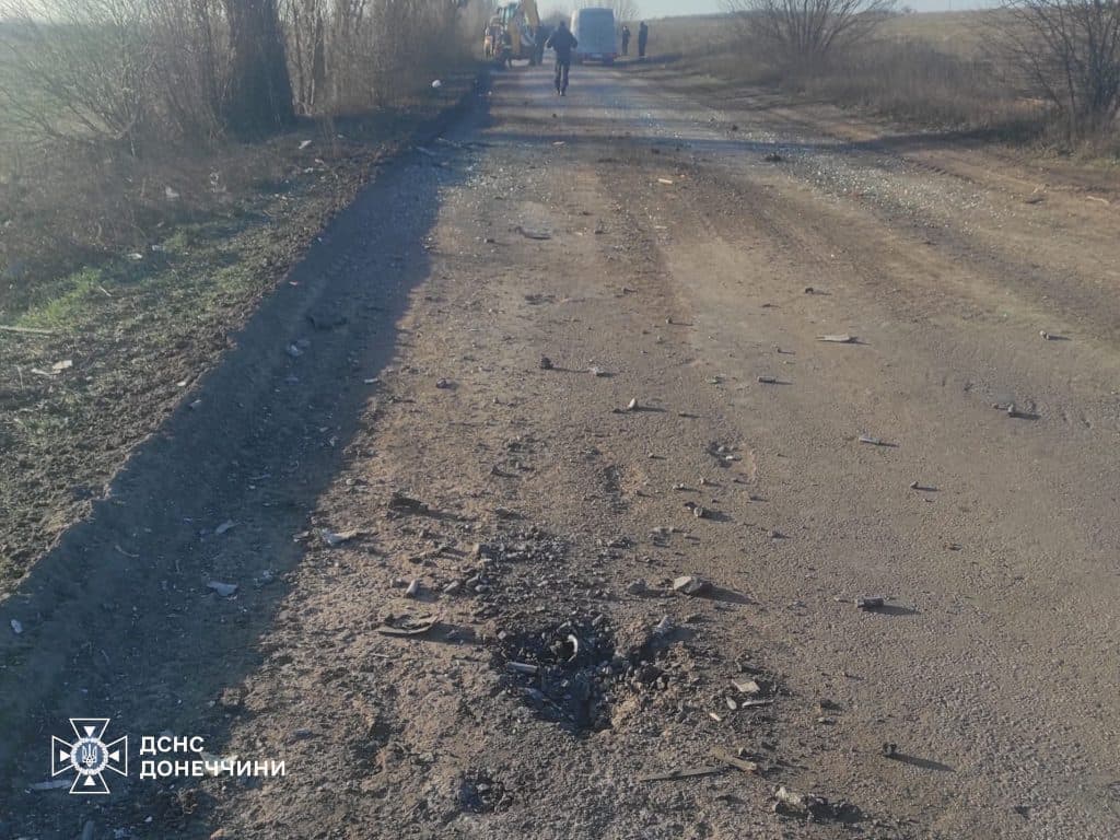 У Покровському районі рятувальників атакував FPV-дрон росіян