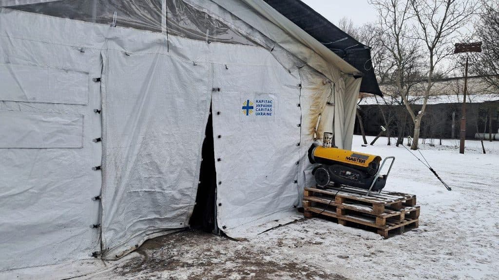 У шелтері в Павлограді організовано гаряче харчування для тих, хто виїжджає з Донеччини