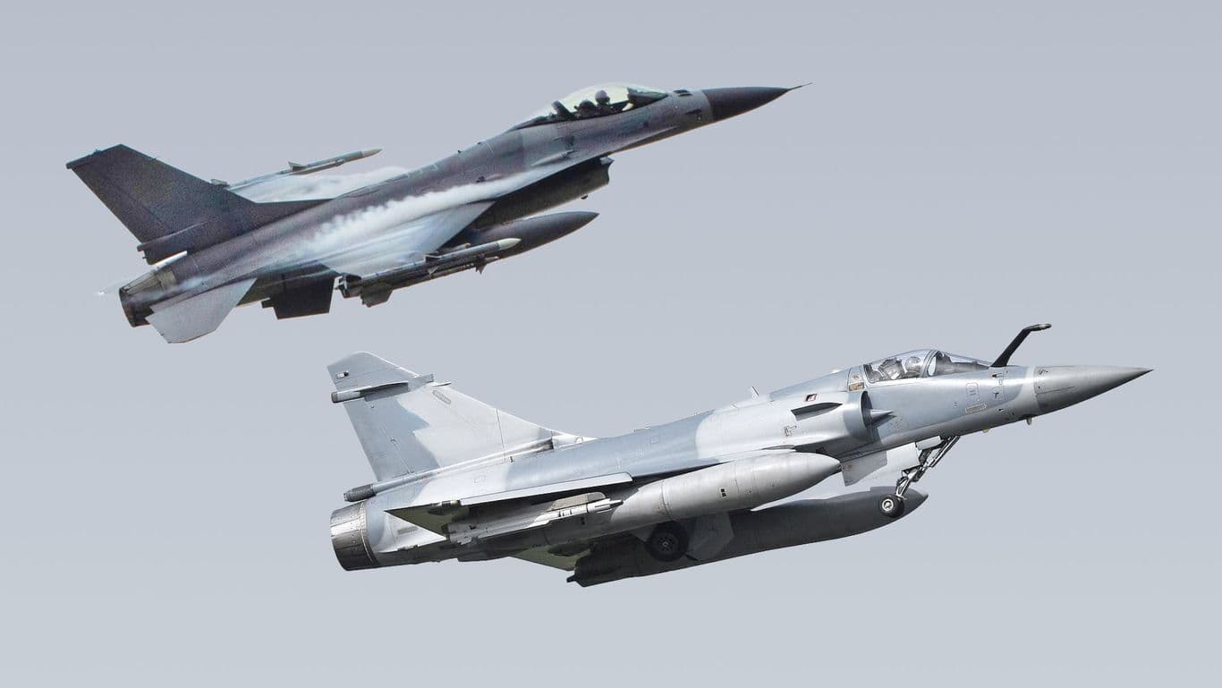 Умєров підтвердив, що перші французькі винищувачі Mirage 2000 та F-16 від Королівства Нідерландів уже в Україні