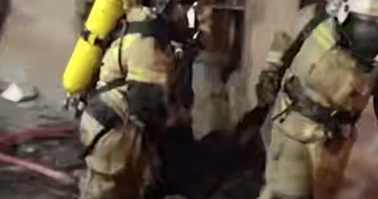 В окупованій Макіївці через пожежу довелося евакуювати 7 людей з дітьми (відео)