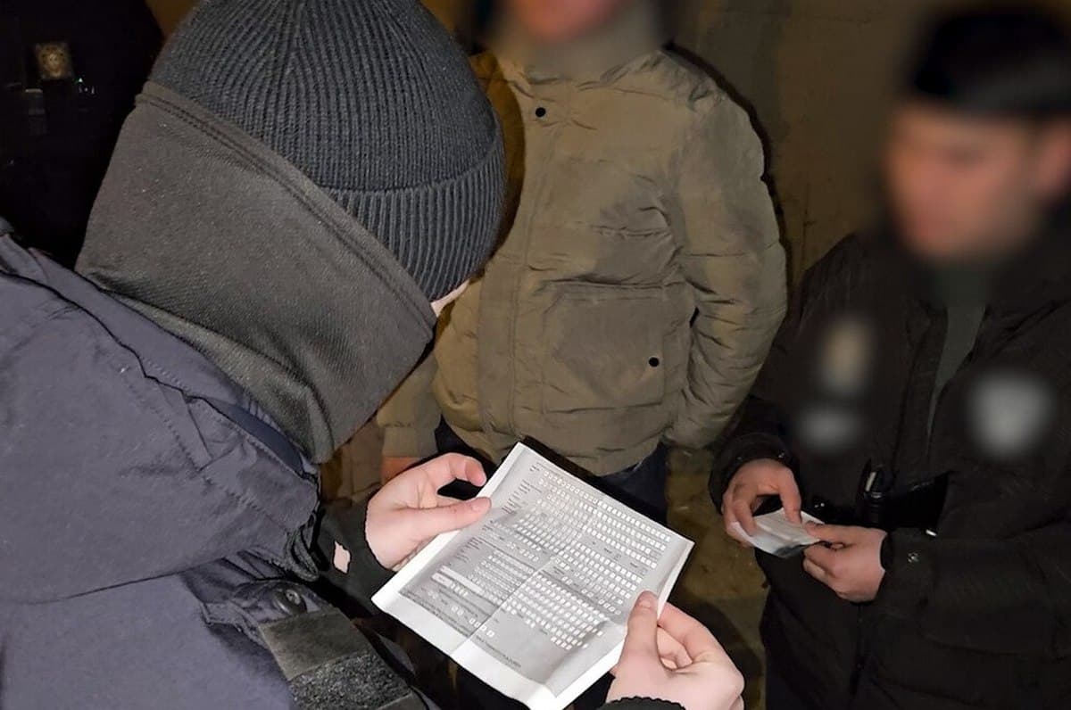 Загарбники "депортували" з окупованих Іловайська та Маріуполя більше десятка "незаконних мігрантів"