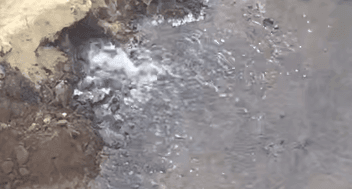 каналізаційні стоки продовжують затоплювати маріупольців