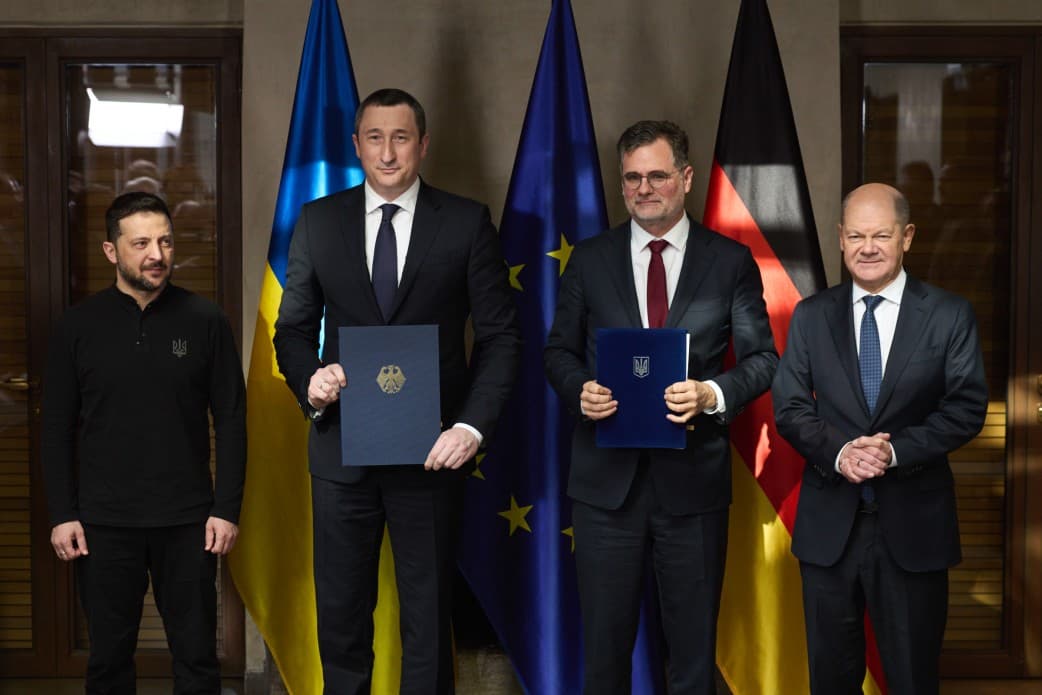 міністр національної єдності Олексій Чернишов і міністр Відомства федерального канцлера Вольфганг Шмідт