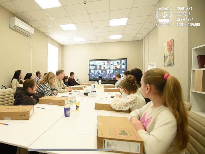 ноутбуки для учнів донеччини