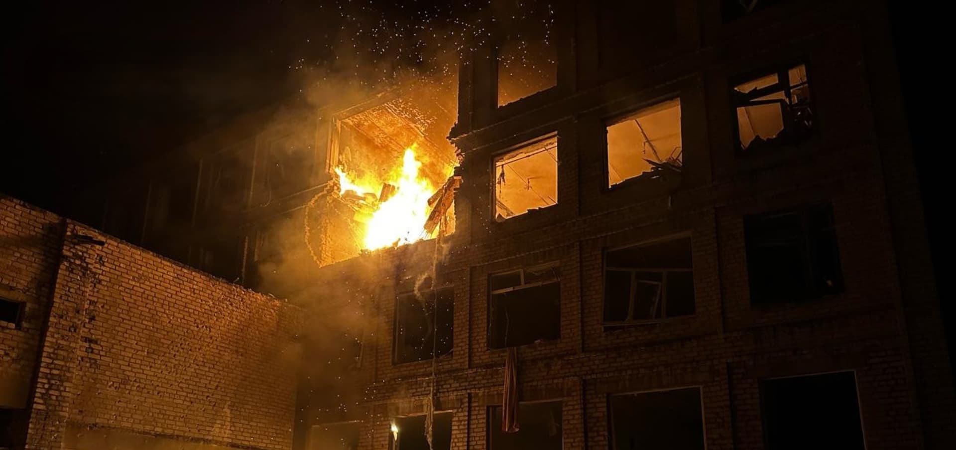 рятувальники ліквідували пожежу в навчальному закладі у Білозерському