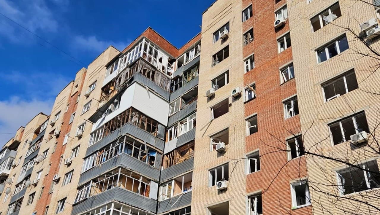 Армія рф атакувала Слов'янськ ударними дронами, двоє цивільних зазнали поранень