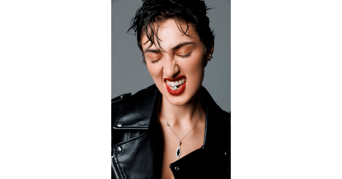 Чим небезпечний сон із мокрим волоссям: 5 можливих наслідків