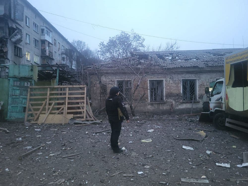 У Костянтинівці внаслідок ворожого обстрілу є пошкодження