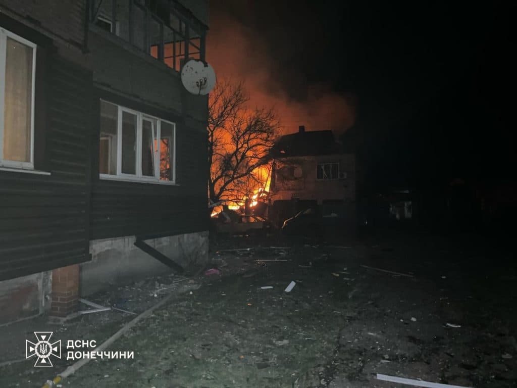 Спасатели ликвидировали последствия российских атак на Славянск и Доброполье