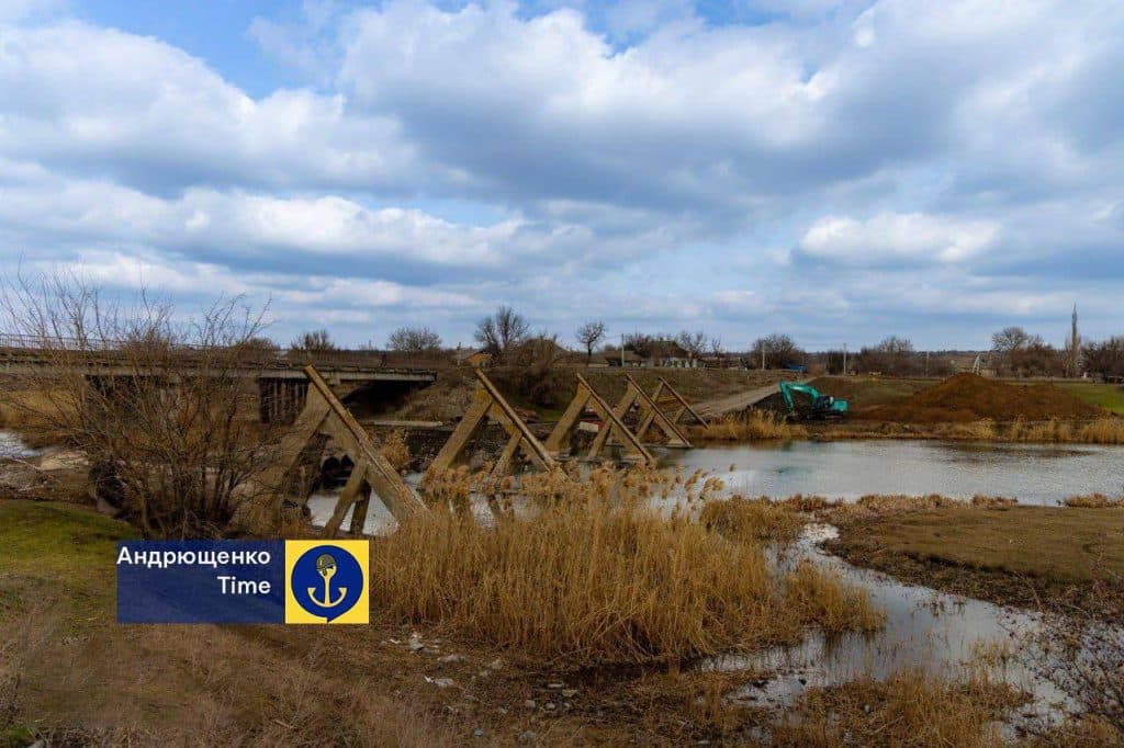 Росіяни будують транспортний вузол в окупованому Маріуполі для покращення військової логістики