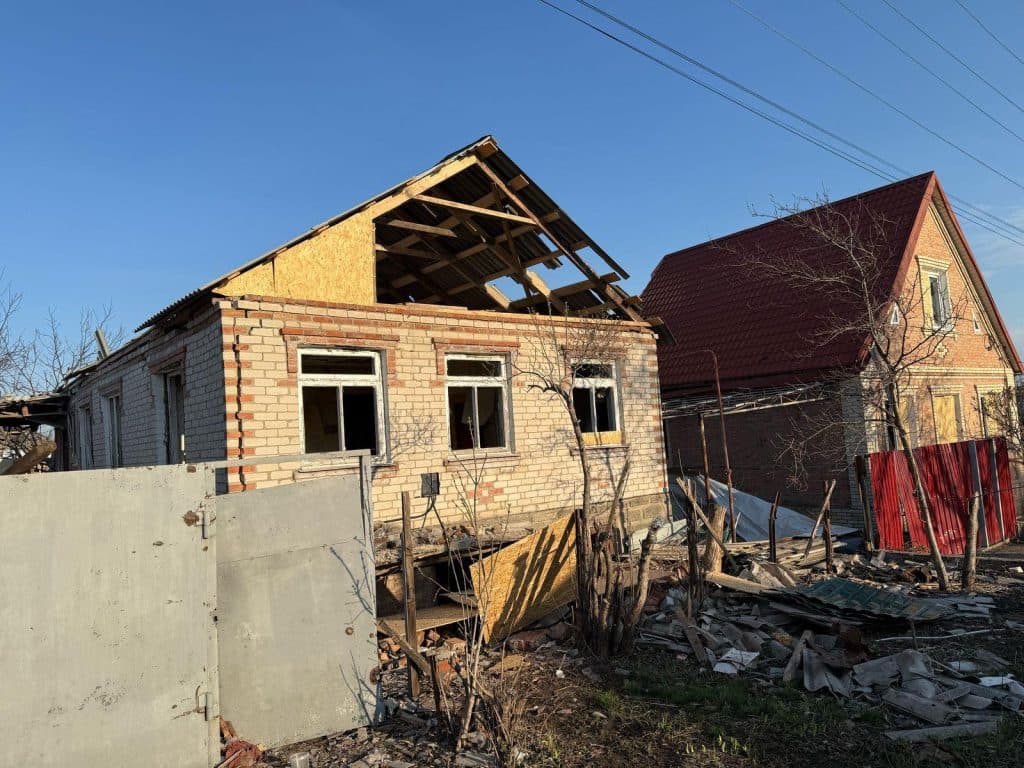 Росіяни обстріляли Словʼянськ, є поранена3