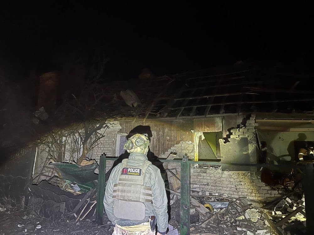 Обстріли Костянтинівки: пошкоджена будівля закладу освіти, крамниця, будинки та електромережі ДТЕК