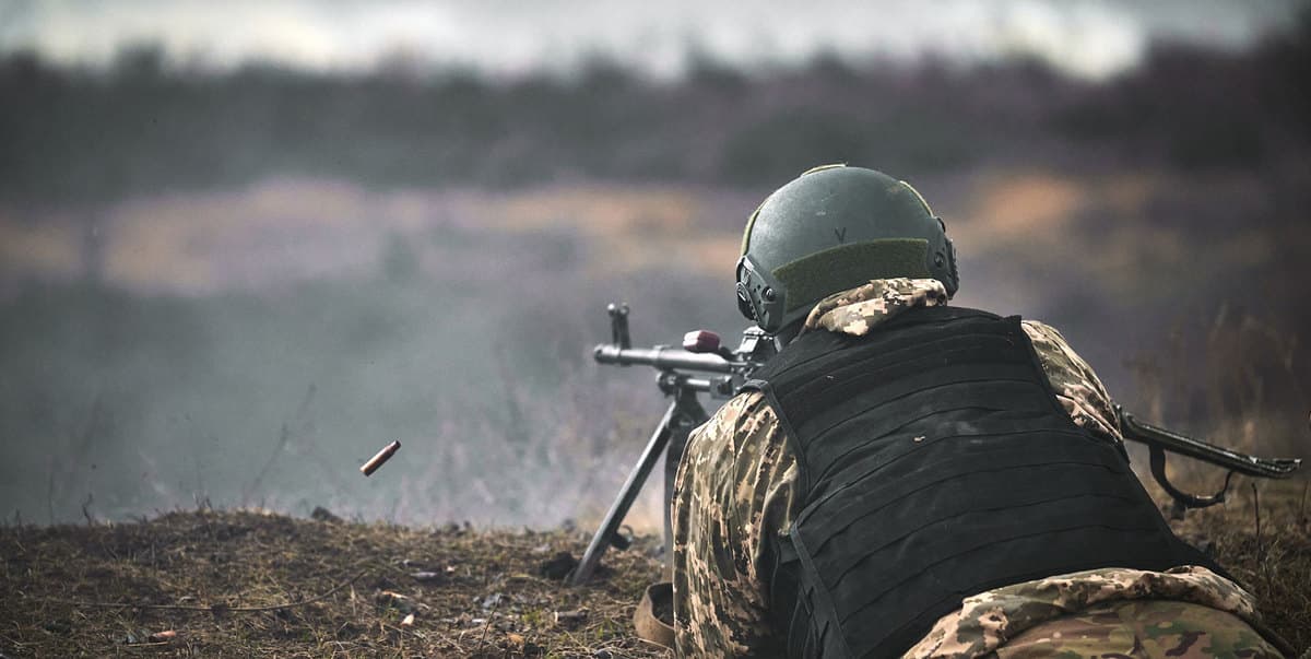 Ворог накопичує живу силу у центрі на Торецькому напрямку і направляє штурмує шахти "Торецька" і "Центральна"