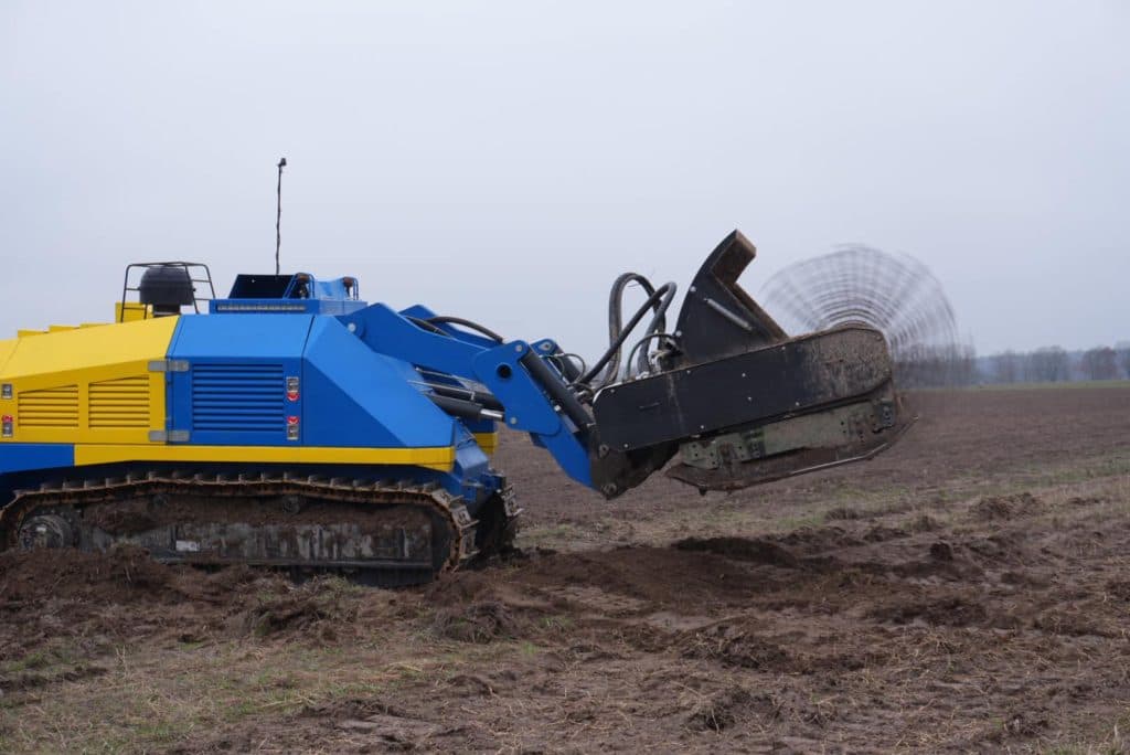 Тривають випробування машини для розмінування, розробленої Краматорським заводом