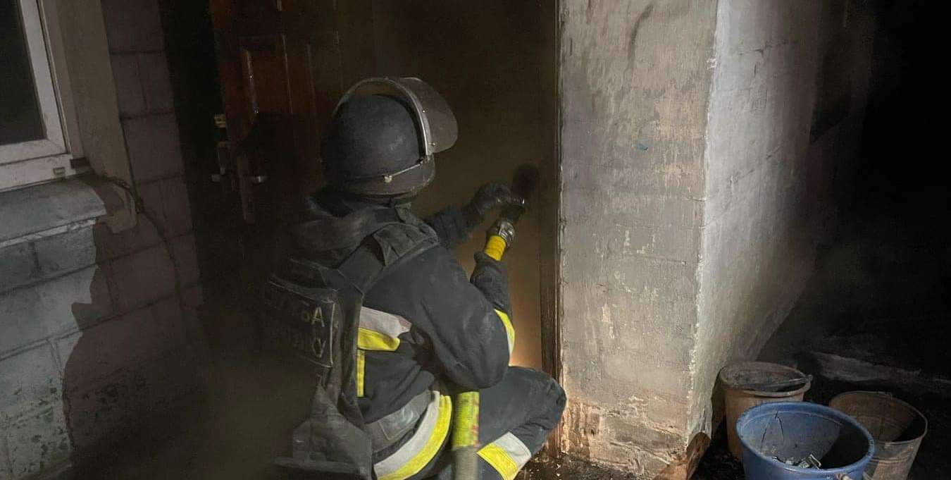 У Добропіллі рятувальники на пожежі виявили тіло загиблого чоловіка