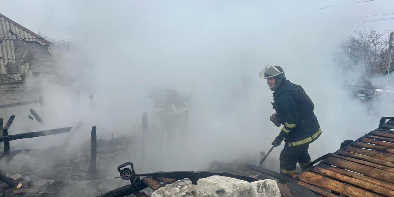 У Лимані на Донеччині вогнеборці ліквідували наслідки ворожого обстрілу