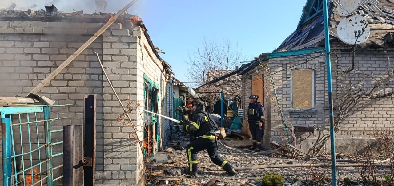 Російський авіаудар зруйнував будинок у Родинському на Донеччині