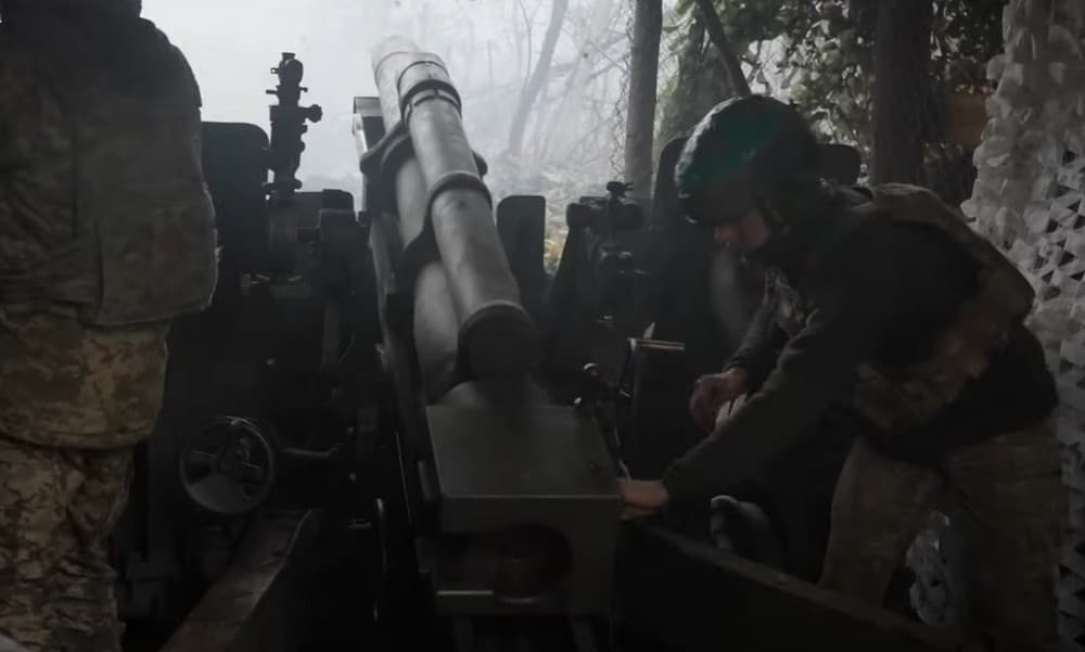 Українська піхота в Серебрянському лісі показала штурми, артилерію, мінні поля і безліч дронів (відео)