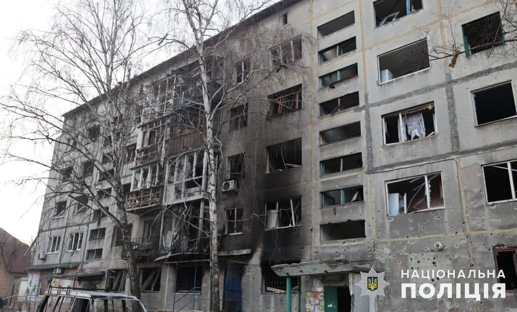 В результате массированного обстрела Доброполья известно об 11 погибших и 30 раненых