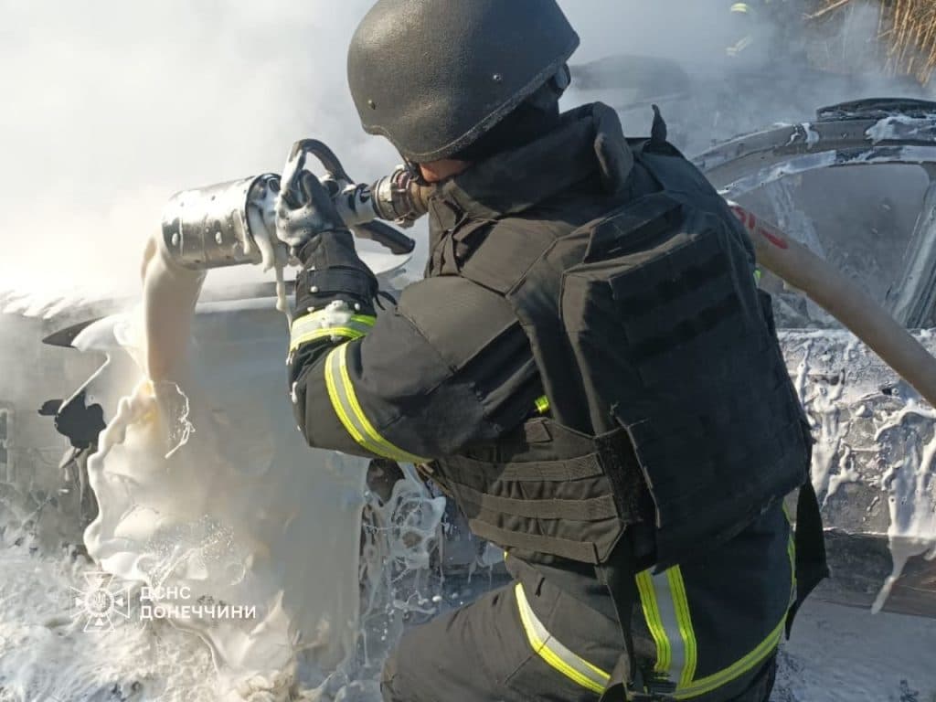 Унаслідок російського удару загорівся автомобіль у селі Волноваського району