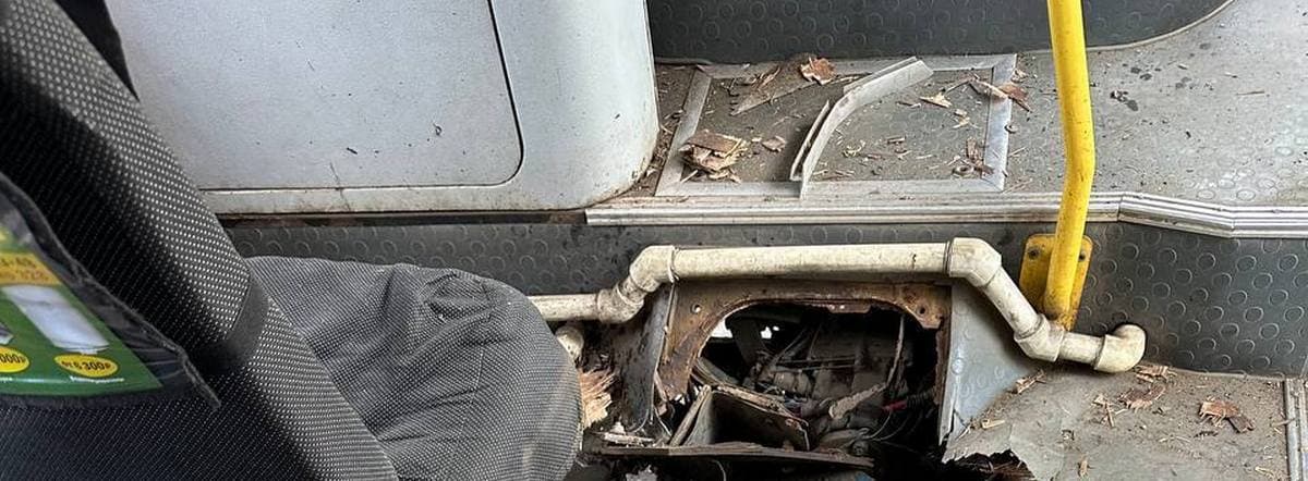 В окупованій Макіївці жінці в автобусі відірвало ногу через "недбалість" перевізників