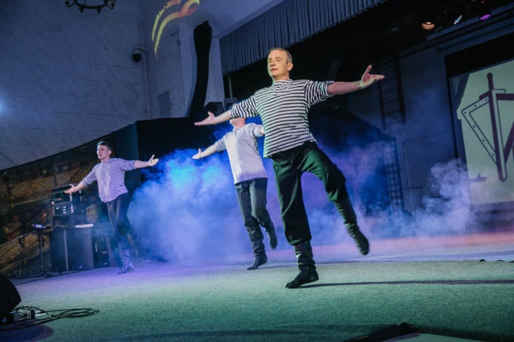 В окупованому Маріуполі російським військовим вручили нагороди за нищення міста