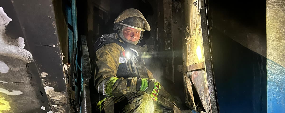 Зеленський відзначив рятувальників Донеччини за відвагу під час ліквідації наслідків обстрілу в Добропіллі