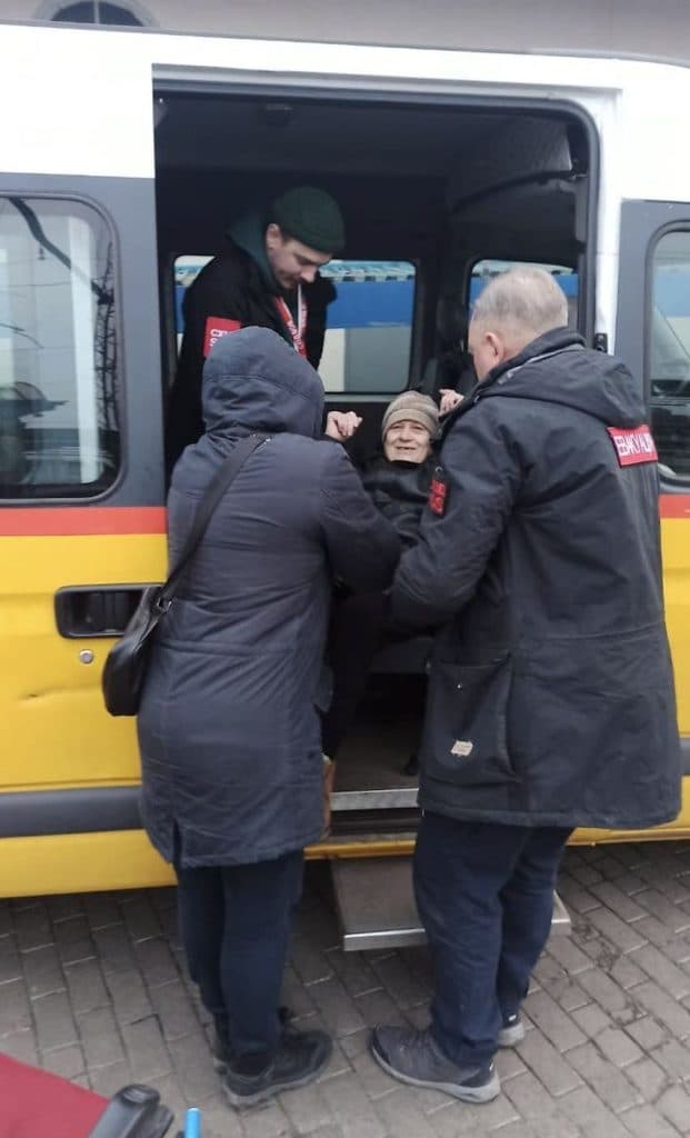 евакуація маломобільних Схід SOS