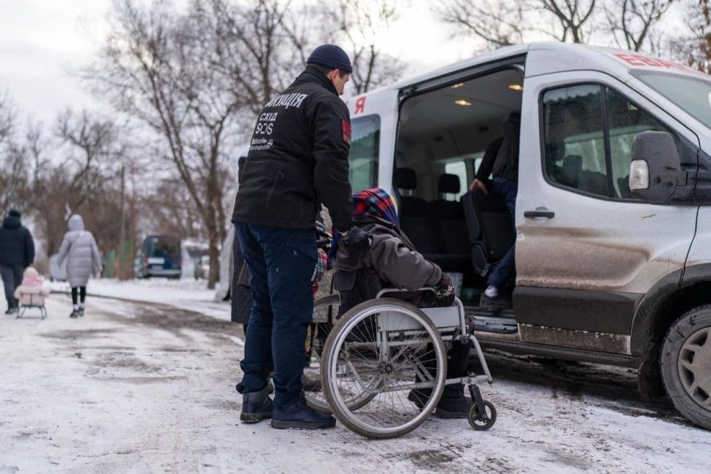 евакуація маломобільних Схід SOS