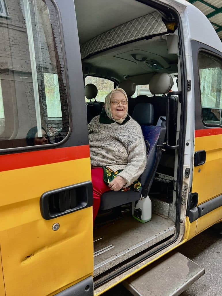 евакуація маломобільних Схід SOS