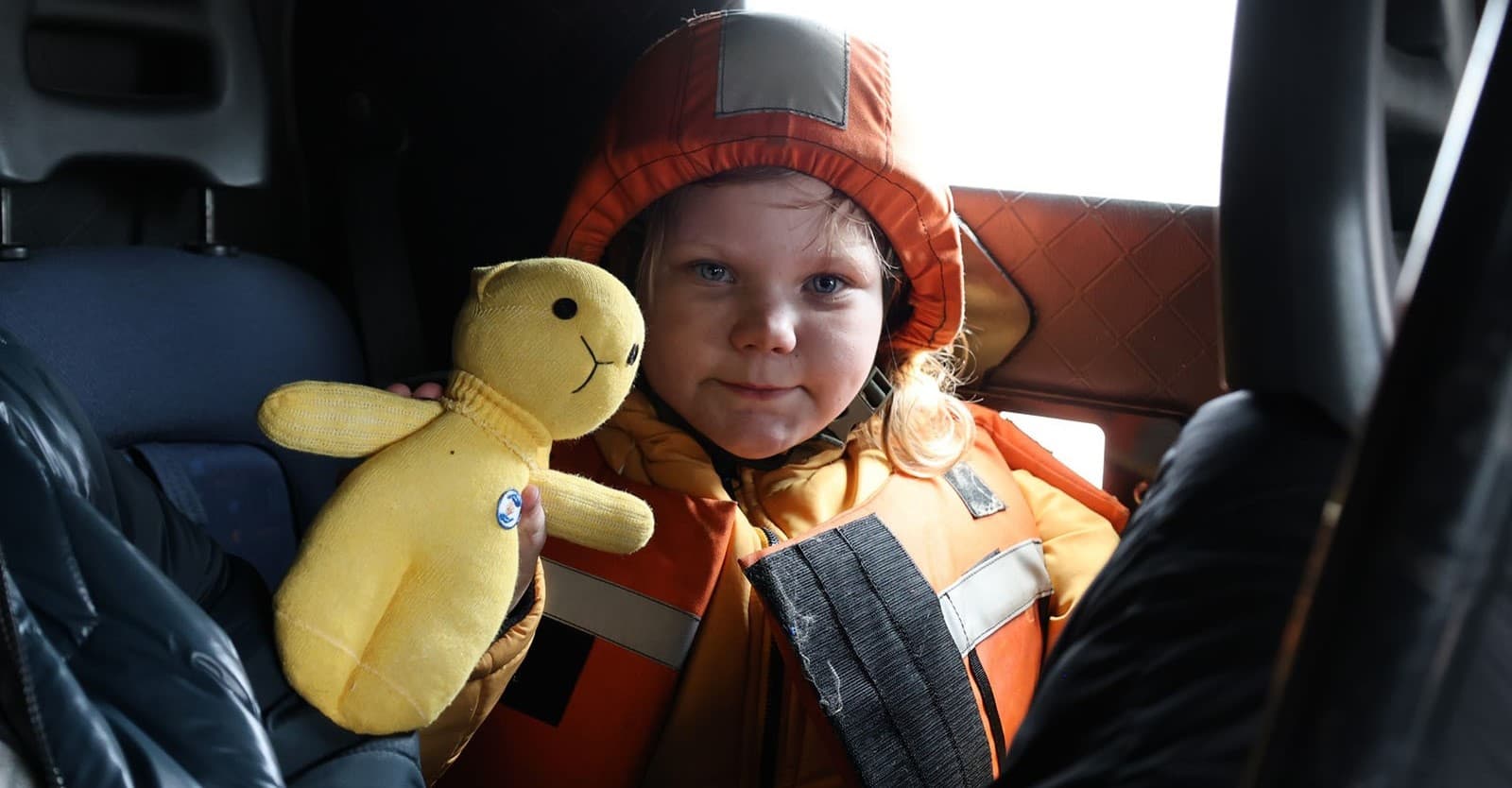 10-річна дівчинка з обстріляної Куртівки, яку евакуювали «білі янголи»