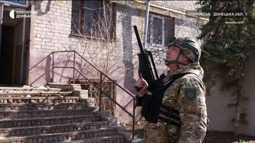 Білі Янголи повторно евакуювали дві родини з дітьми з Покровська, які повернулися додому перед святами1