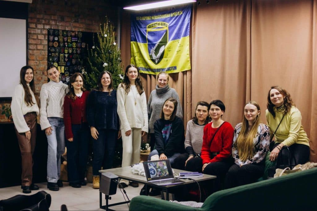Близькі освітня спільнота