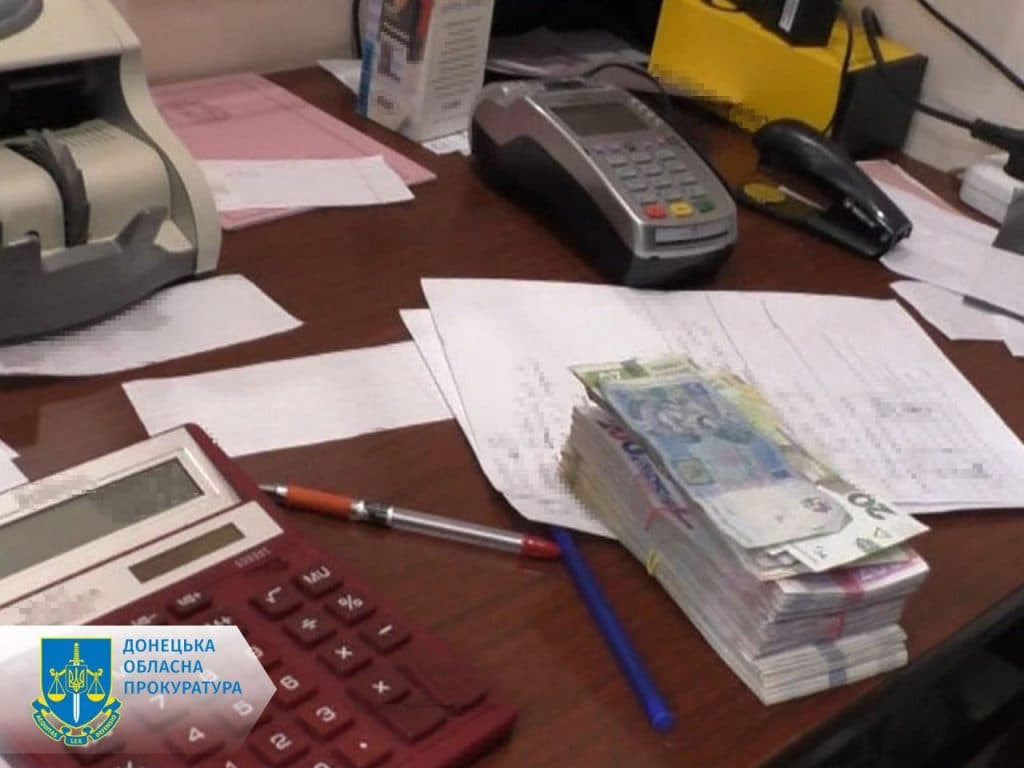 Контрафакт ціною майже 1 млн грн - судитимуть підприємця, який організував торгівлю безакцизними сигаретами у Покровськ